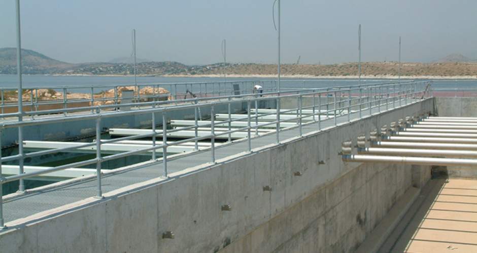 Kee Klamp guardrails at the Psyttalia Wastewater Treatment Plant 