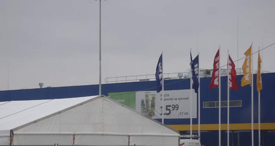 KeeGuard free-standing roof edge protection system at IKEA in Poland, Krakow.
