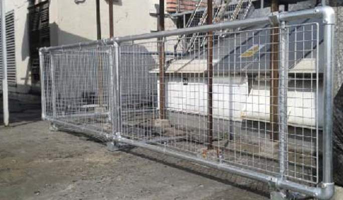 KEE KLAMP guard rails with mesh panels