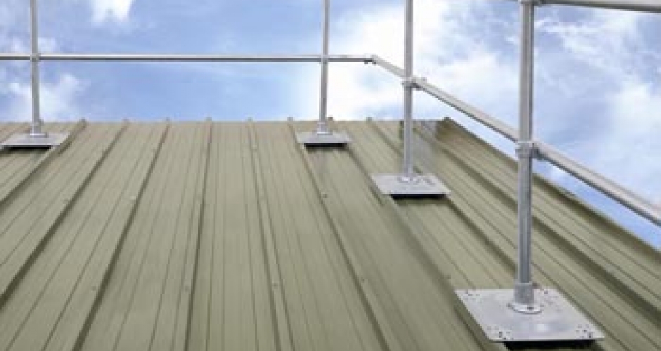 Roof edge protection for metal roofs • Kee Safety Group