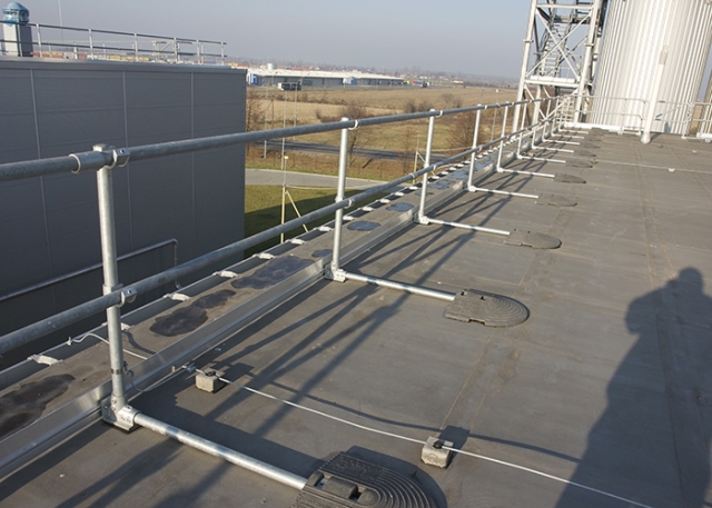 Overview of legal requirements for roof edge protection • Kee Safety, UK